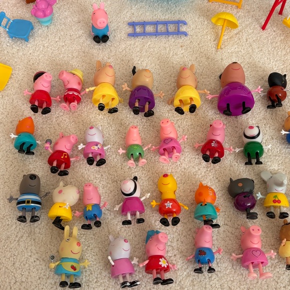 Peppa Pig School, Ice Cream Truck and Trolley Lot - Picture 4 of 11